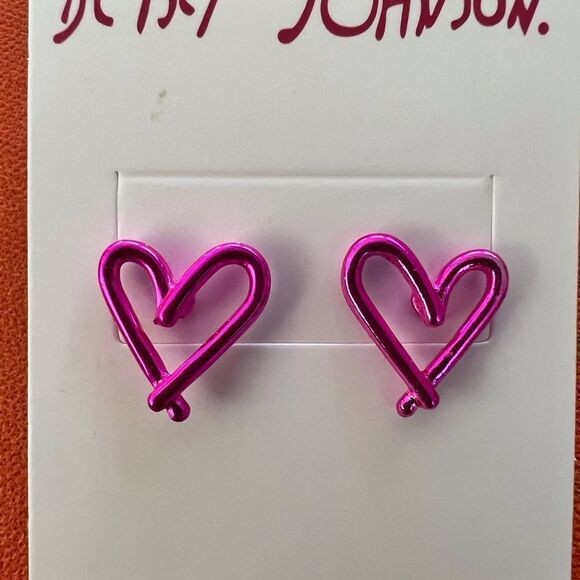 🩷 Betsey Johnson shining fluorescent pink open heart studs 🩷 - Picture 1 of 4